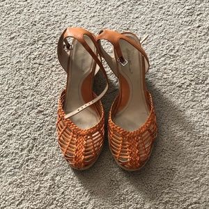 🍊 Eddie Bauer Sandals